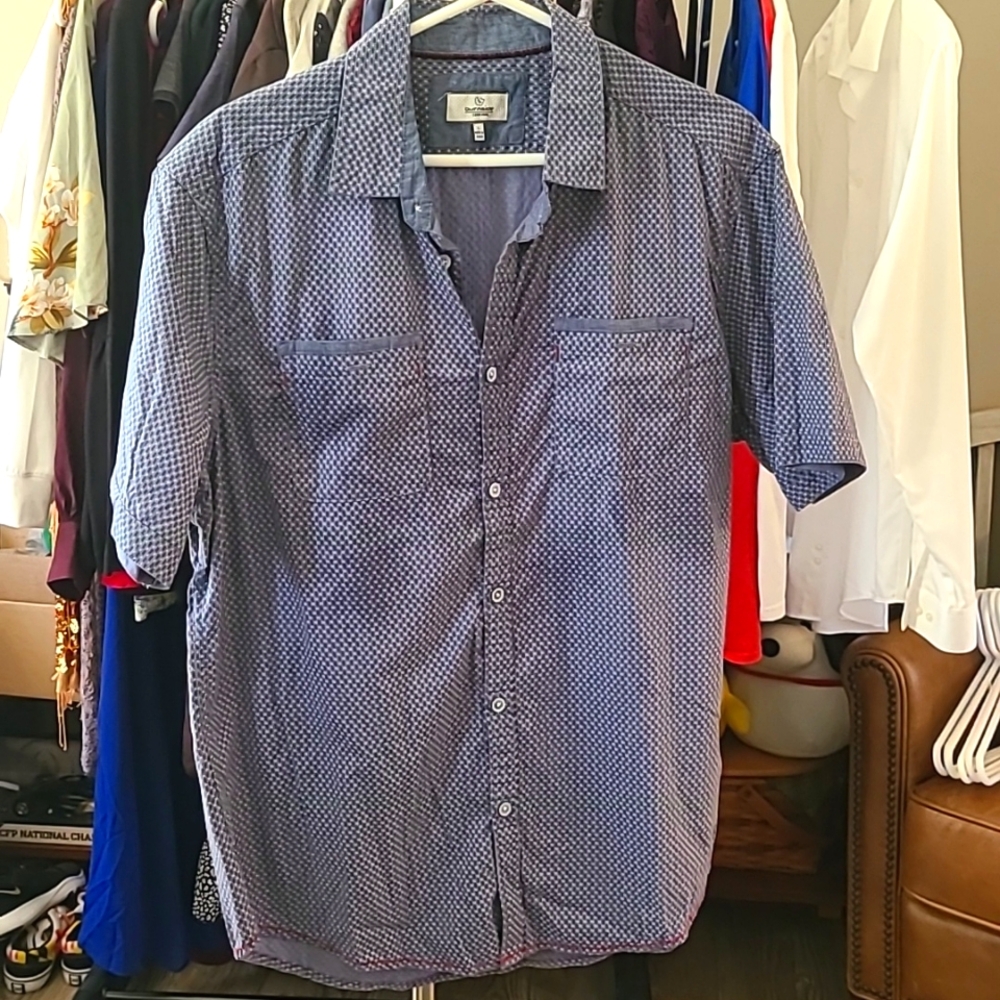 Men's button down short sleeve shirt